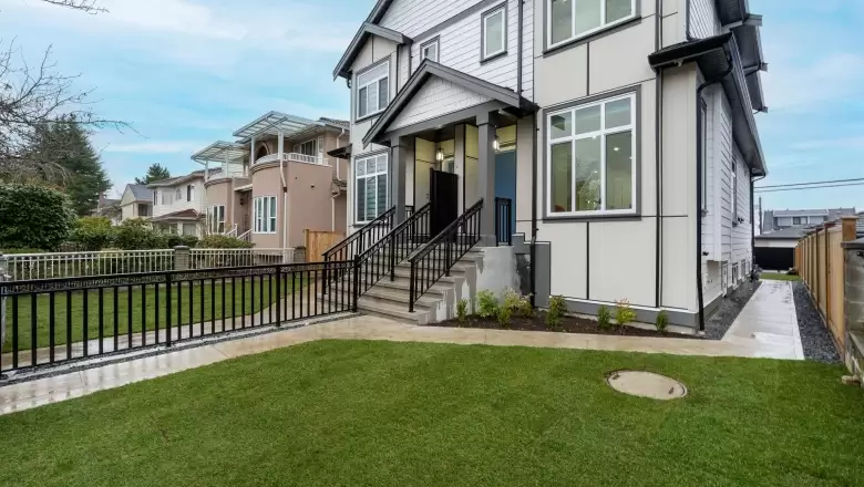 2868 E 49TH AVENUE image #1