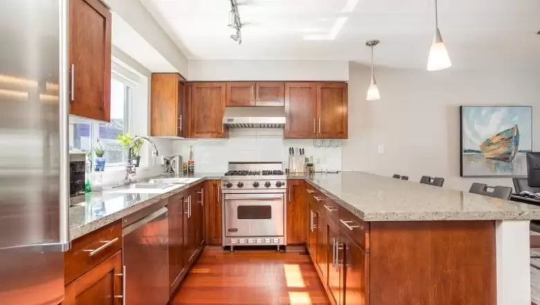 118 672 W 6TH AVENUE image #1